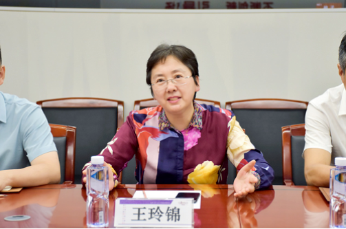 镇党委书记王玲锦带队到元祖企业开展走访活动