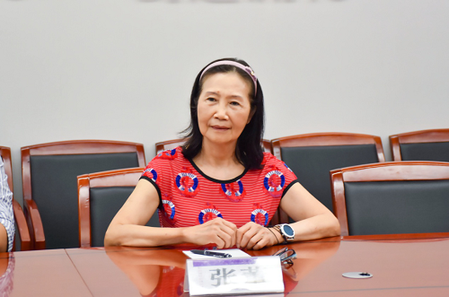 镇党委书记王玲锦带队到元祖企业开展走访活动