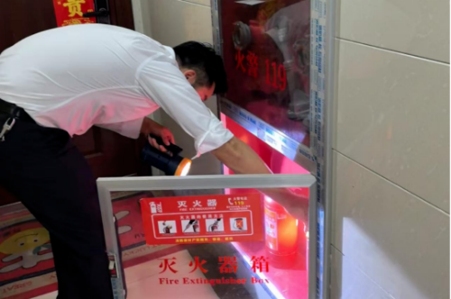 党建引领物业共治，精细服务点亮社区
