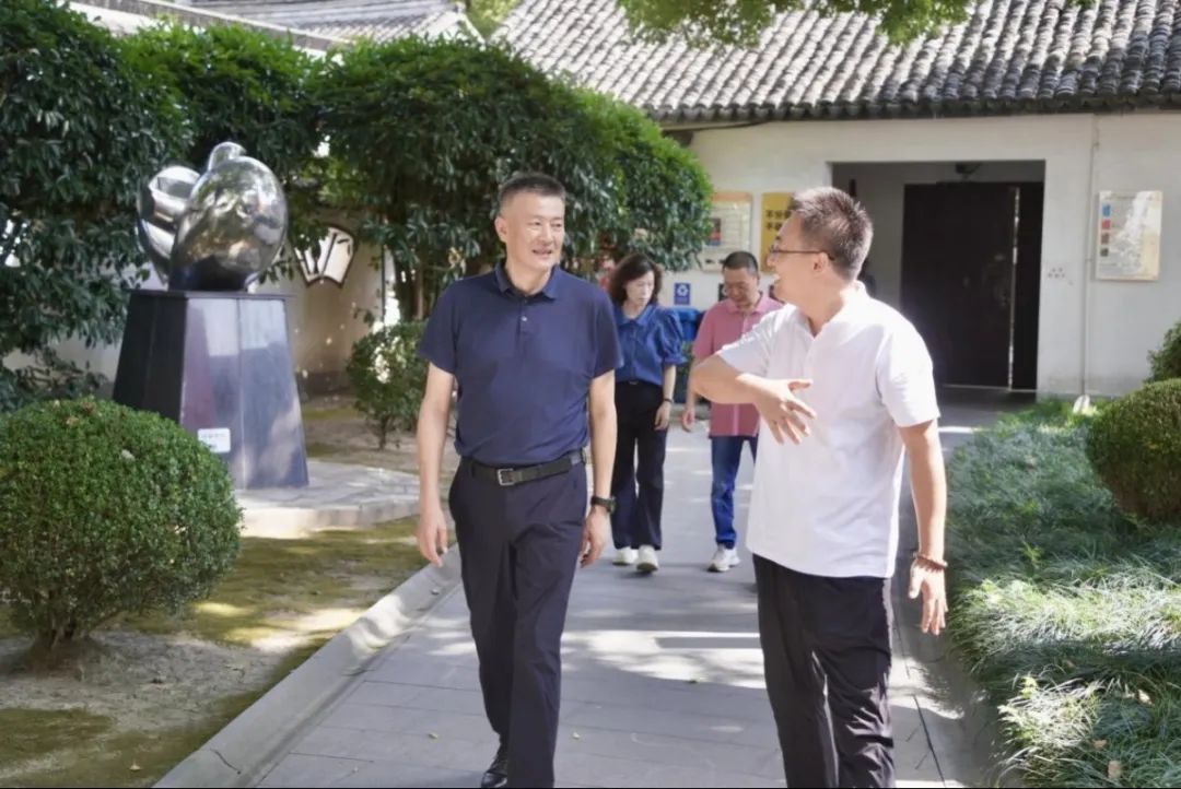 0911_150800_731.jpg 0911_150800_731.jpg